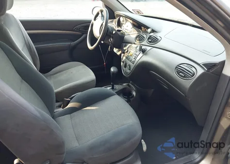 2000 Ford Focus Zx3 z USA, uszkodzony, nr VIN 3FAFP3139YR218665